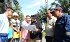 Bupati Siak Tinjau Progres Pengerjaan Jalan Lintas Kampung di Kecamatan Dayun