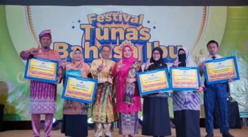 Siswa Dumai Raih Predikat Terbaik UKBI Provinsi Riau 2025, Disdik Sabet Penghargaan Terbaik